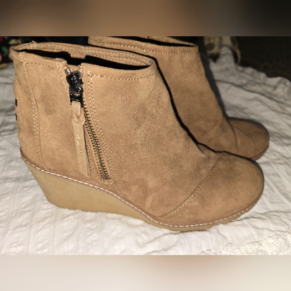 Tom's Avery brown bootie womens size 8
